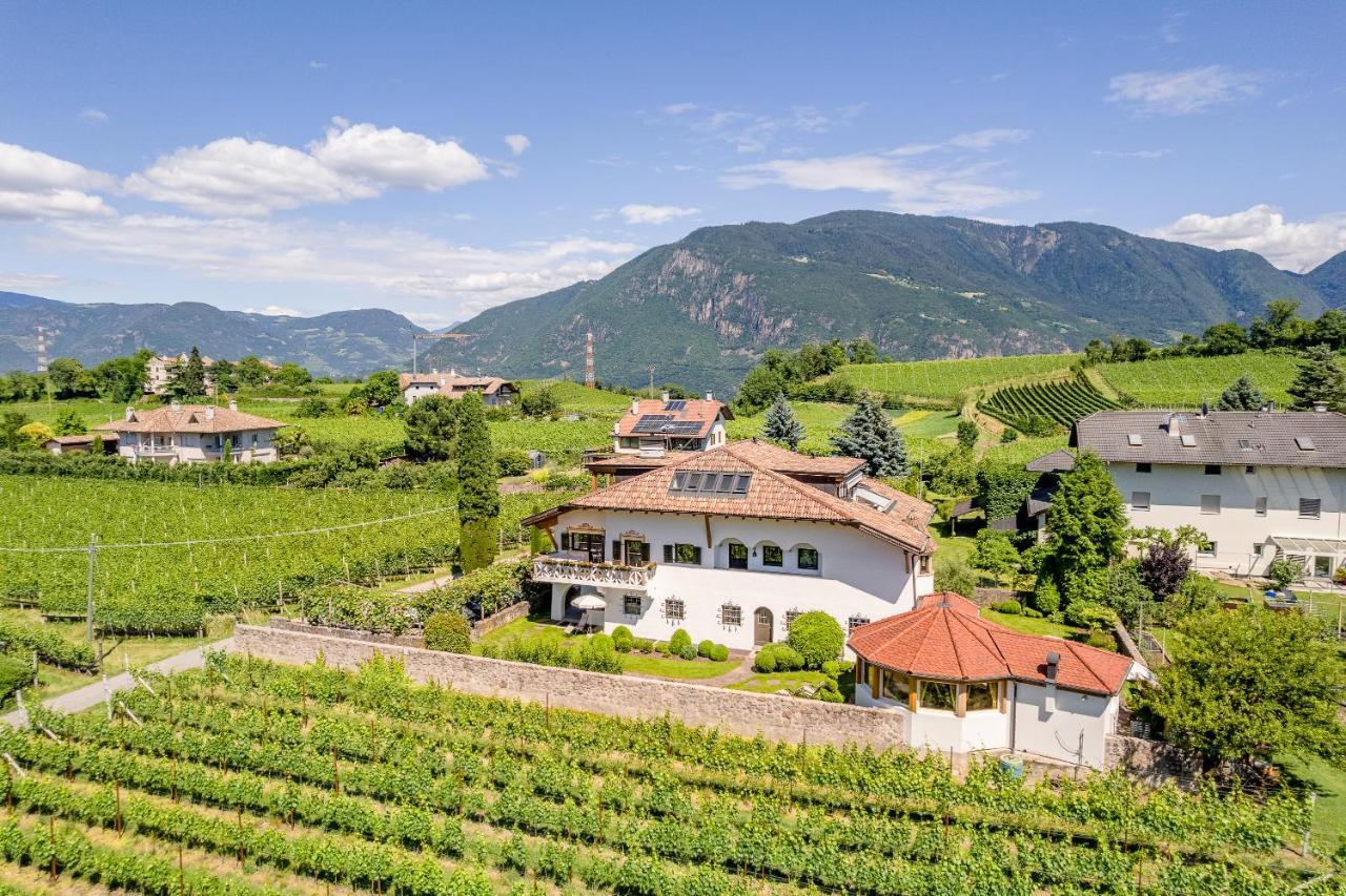 Haus Oberhofer Bed & Breakfast Cornaiano Bagian luar foto