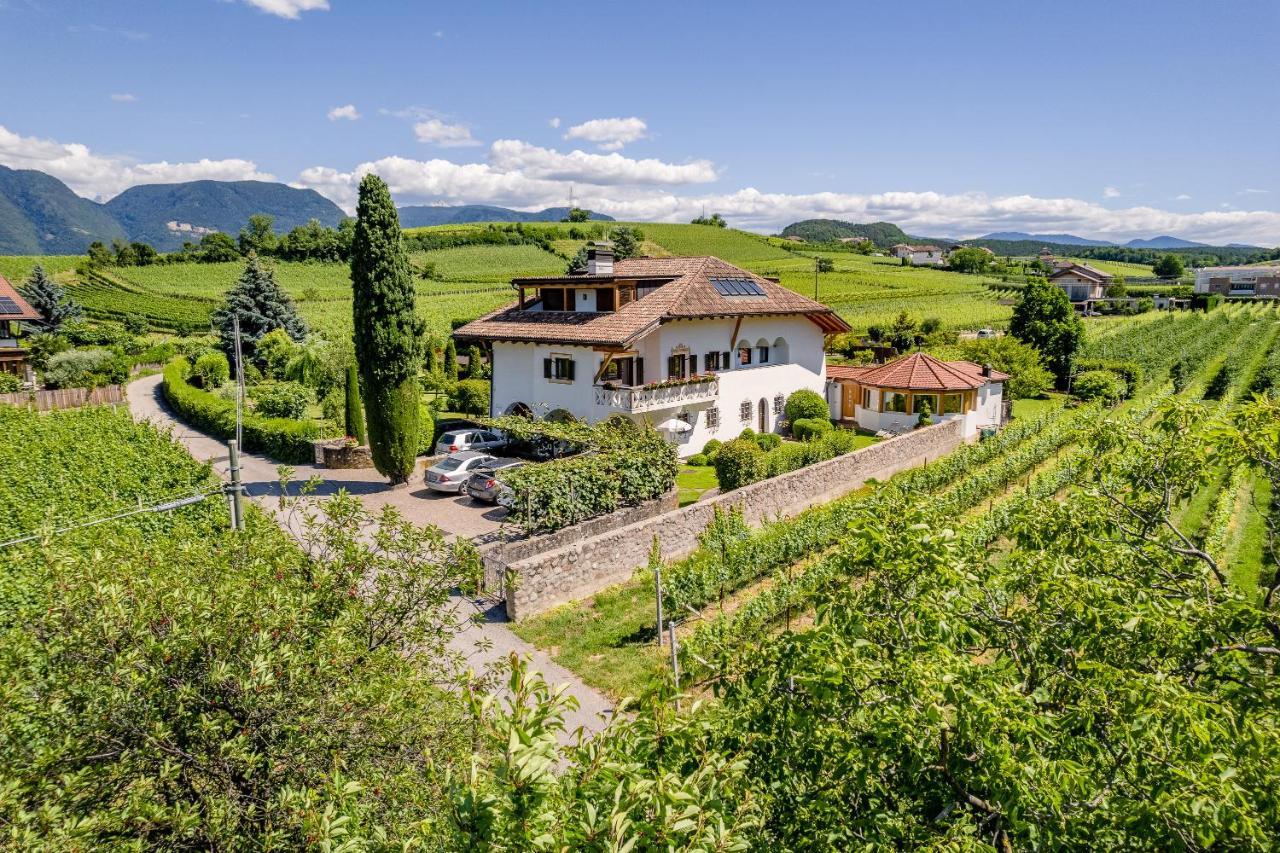 Haus Oberhofer Bed & Breakfast Cornaiano Bagian luar foto