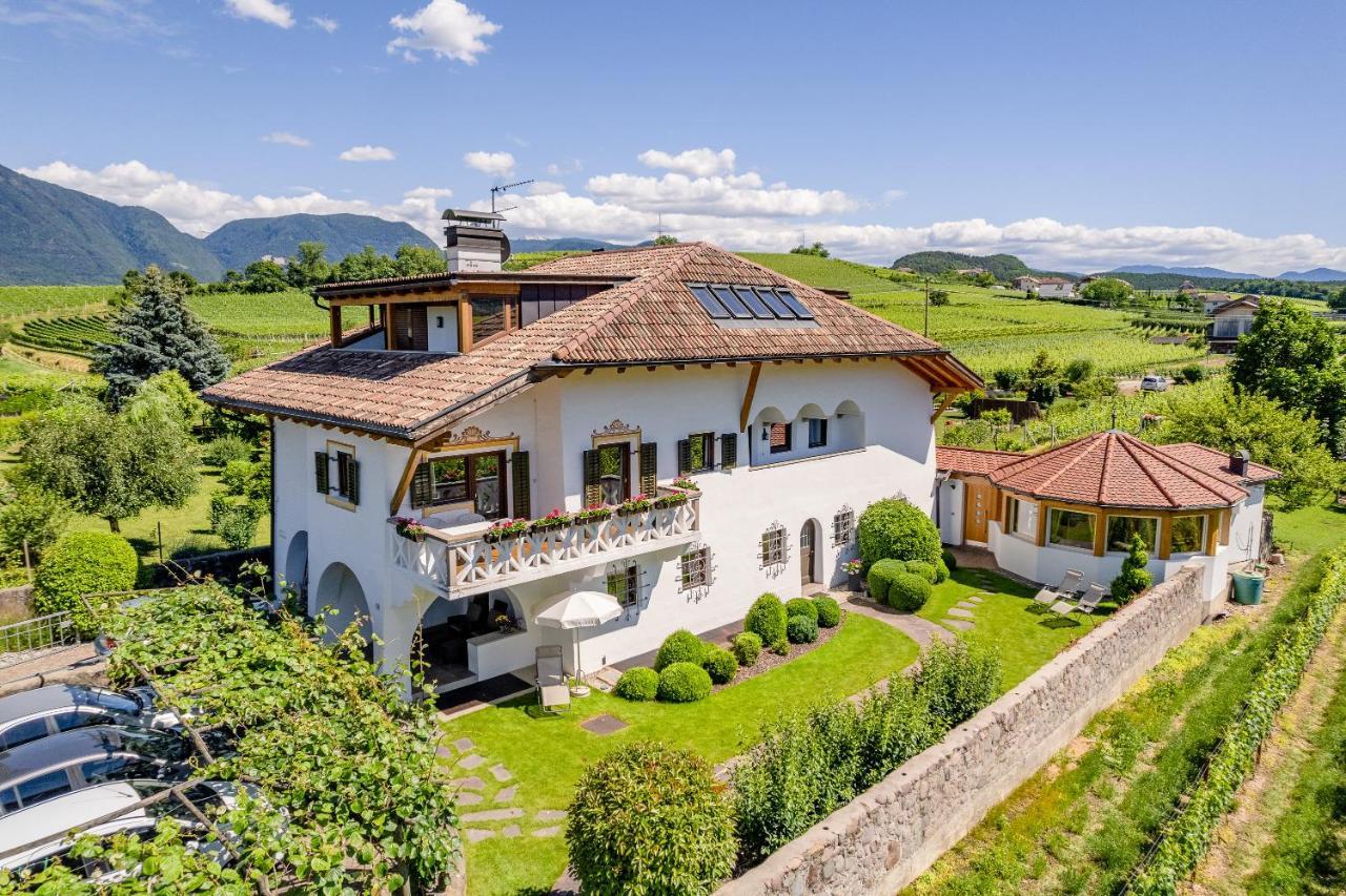Haus Oberhofer Bed & Breakfast Cornaiano Bagian luar foto