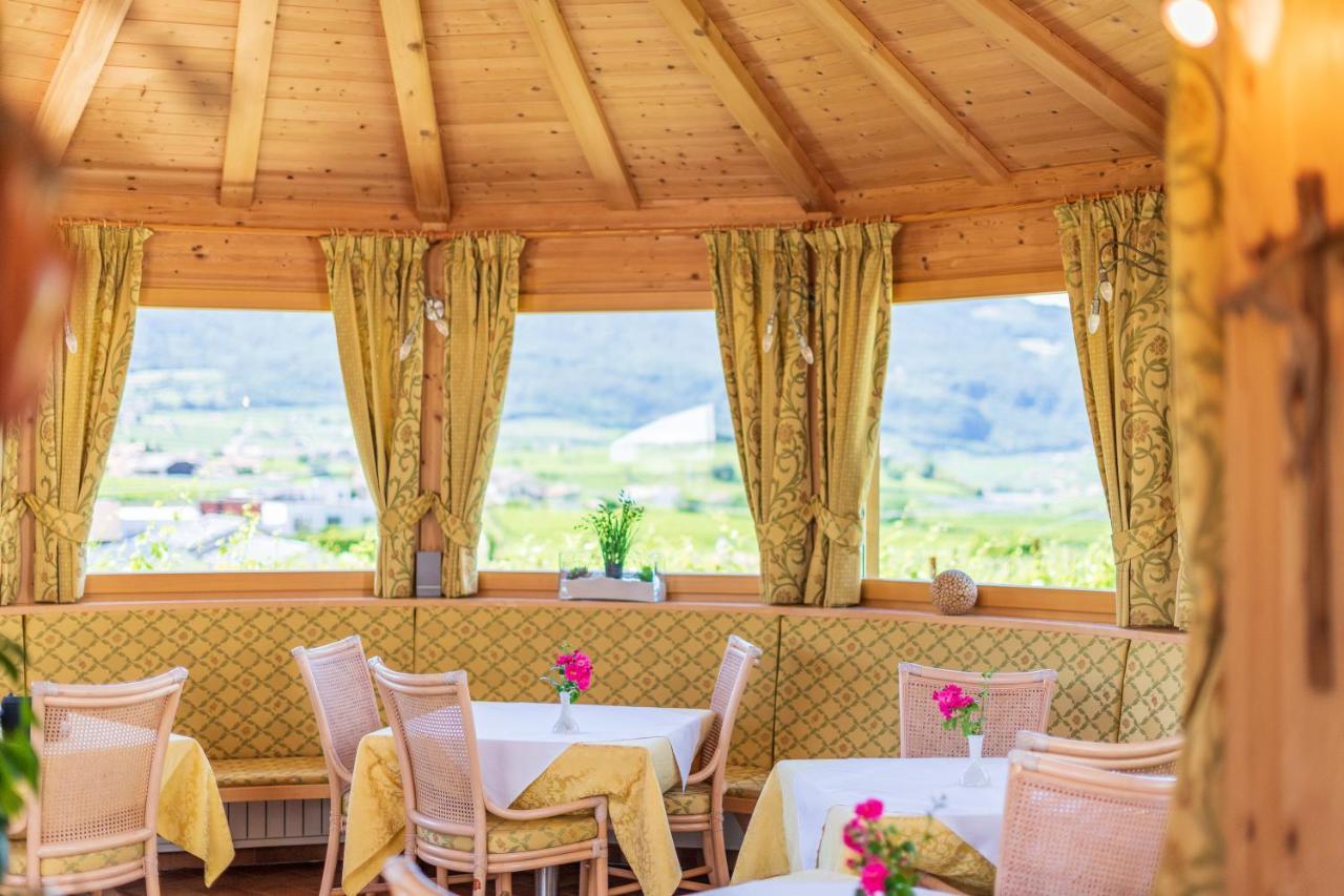 Haus Oberhofer Bed & Breakfast Cornaiano Bagian luar foto