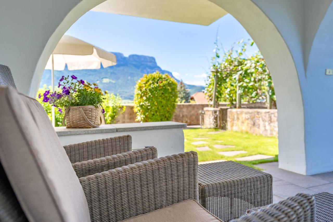 Haus Oberhofer Bed & Breakfast Cornaiano Bagian luar foto