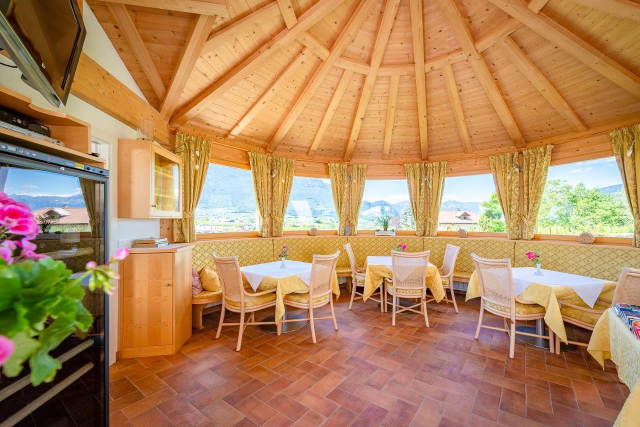 Haus Oberhofer Bed & Breakfast Cornaiano Bagian luar foto