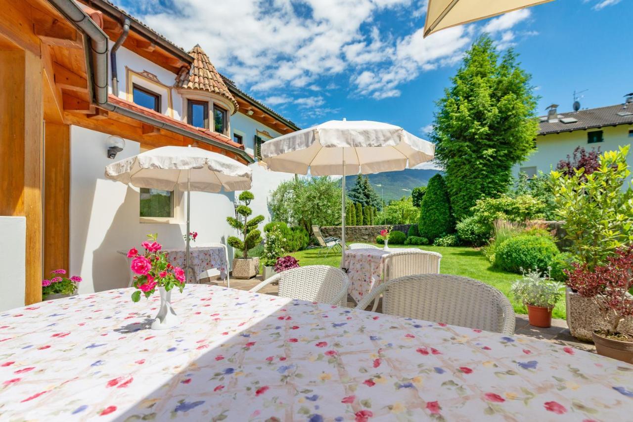 Haus Oberhofer Bed & Breakfast Cornaiano Bagian luar foto